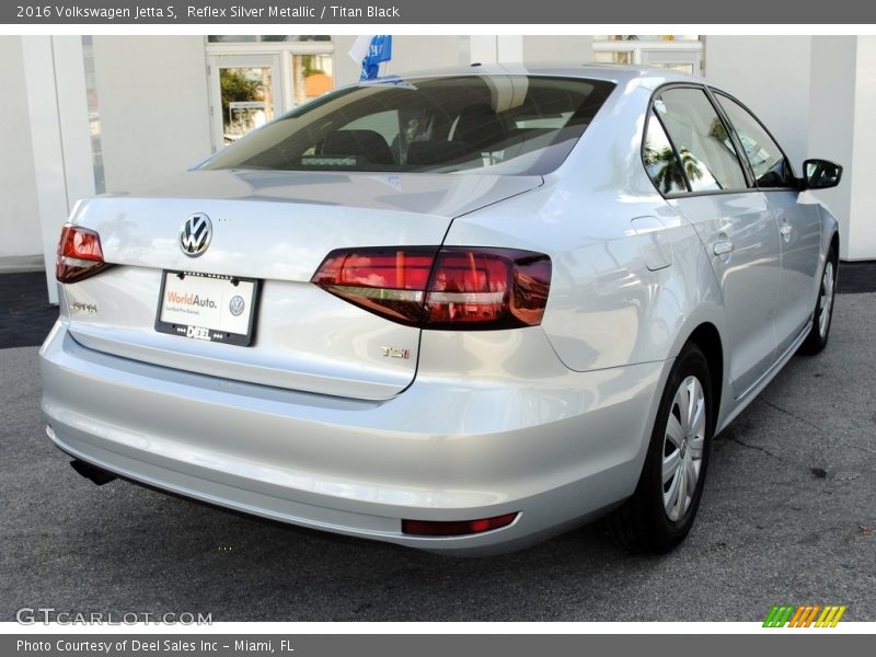 Reflex Silver Metallic / Titan Black 2016 Volkswagen Jetta S