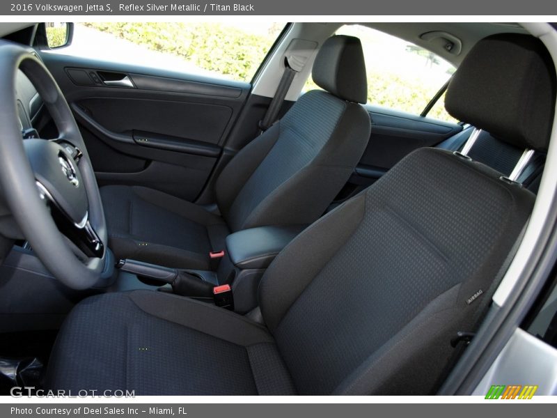 Reflex Silver Metallic / Titan Black 2016 Volkswagen Jetta S