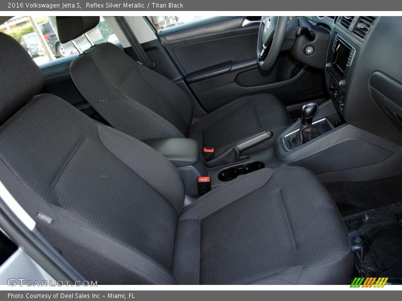 Reflex Silver Metallic / Titan Black 2016 Volkswagen Jetta S