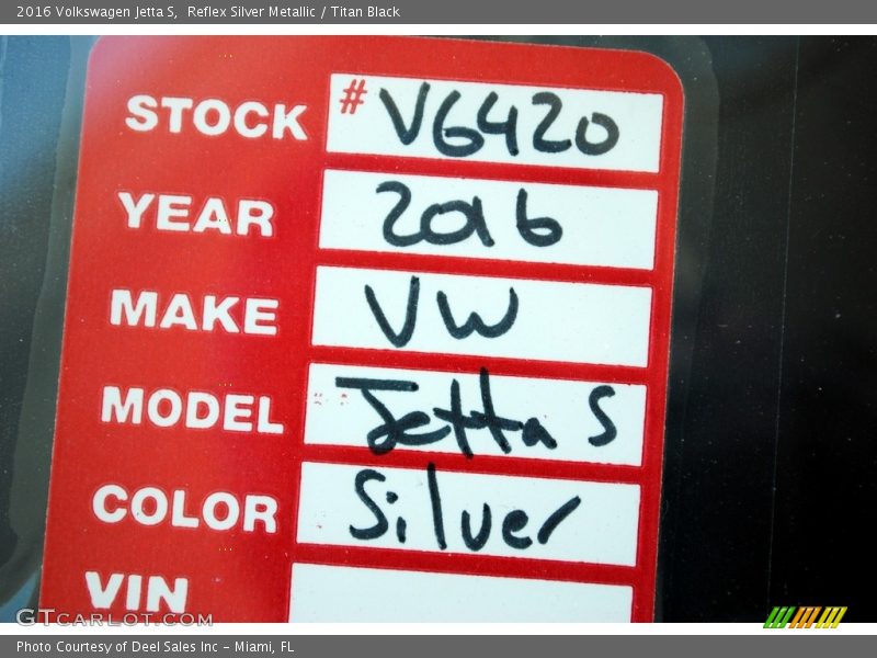 Reflex Silver Metallic / Titan Black 2016 Volkswagen Jetta S
