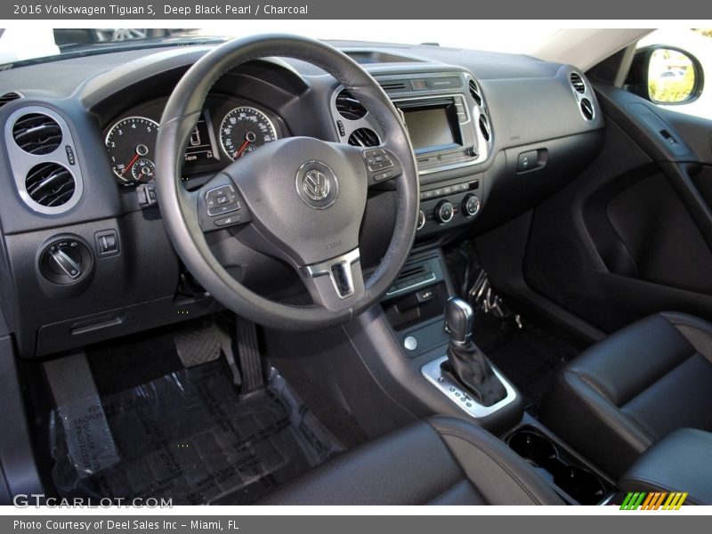 Deep Black Pearl / Charcoal 2016 Volkswagen Tiguan S