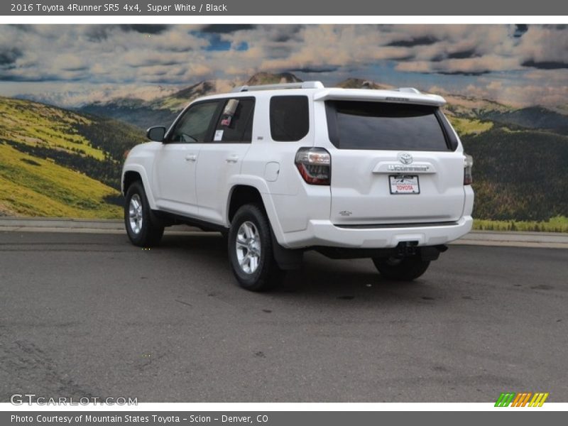 Super White / Black 2016 Toyota 4Runner SR5 4x4