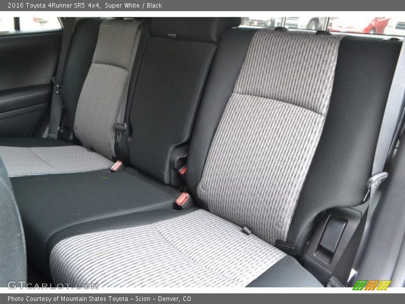 Super White / Black 2016 Toyota 4Runner SR5 4x4