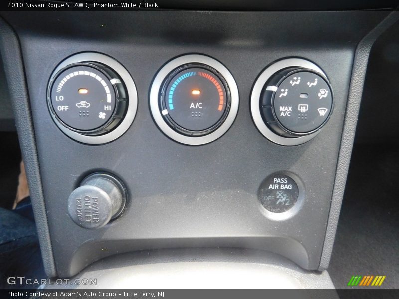 Phantom White / Black 2010 Nissan Rogue SL AWD