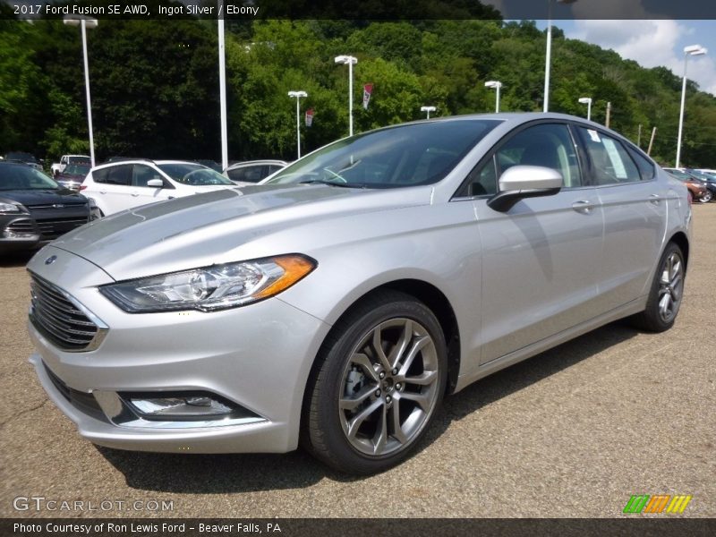 Front 3/4 View of 2017 Fusion SE AWD