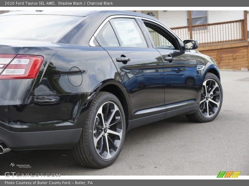 Shadow Black / Charcoal Black 2016 Ford Taurus SEL AWD