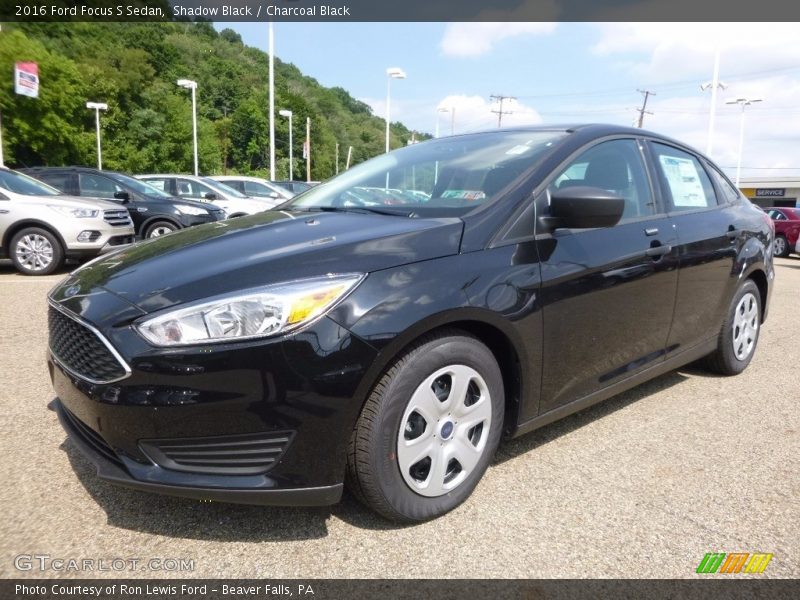 Front 3/4 View of 2016 Focus S Sedan