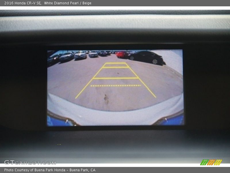 White Diamond Pearl / Beige 2016 Honda CR-V SE