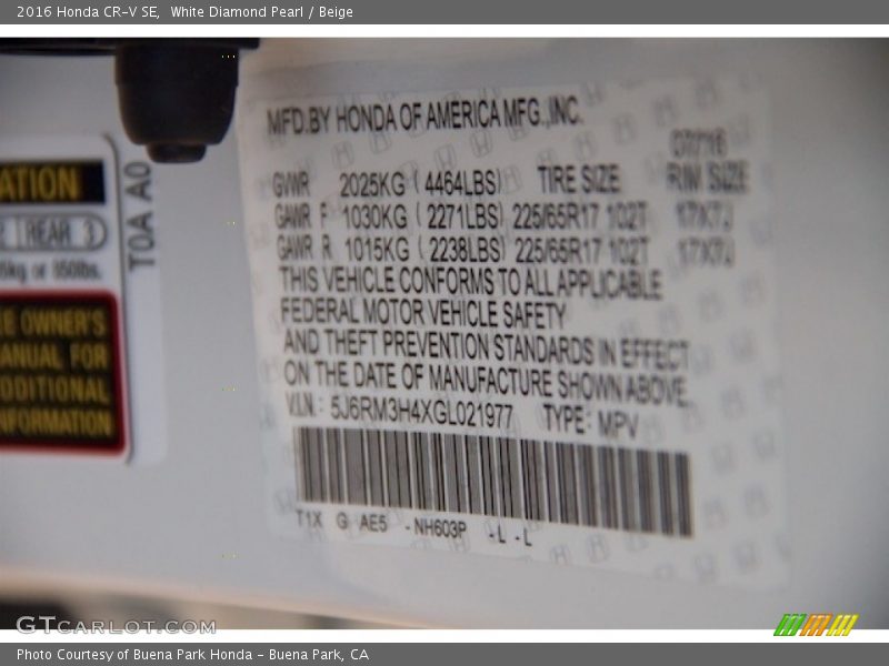 White Diamond Pearl / Beige 2016 Honda CR-V SE