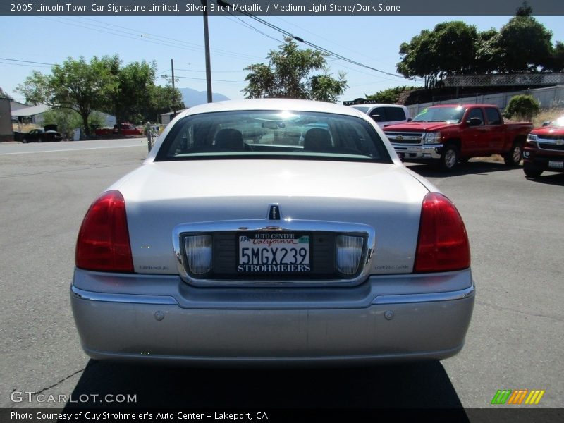 Silver Birch Metallic / Medium Light Stone/Dark Stone 2005 Lincoln Town Car Signature Limited