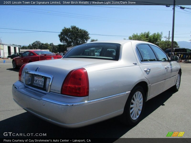 Silver Birch Metallic / Medium Light Stone/Dark Stone 2005 Lincoln Town Car Signature Limited