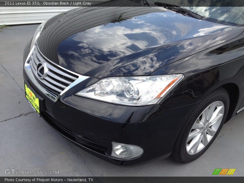 Obsidian Black / Light Gray 2011 Lexus ES 350