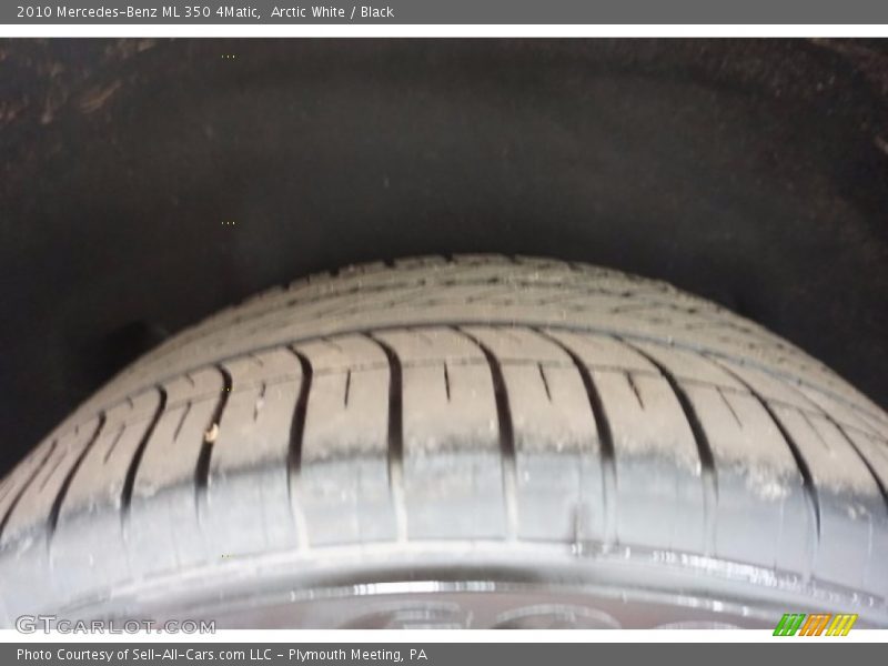 Arctic White / Black 2010 Mercedes-Benz ML 350 4Matic