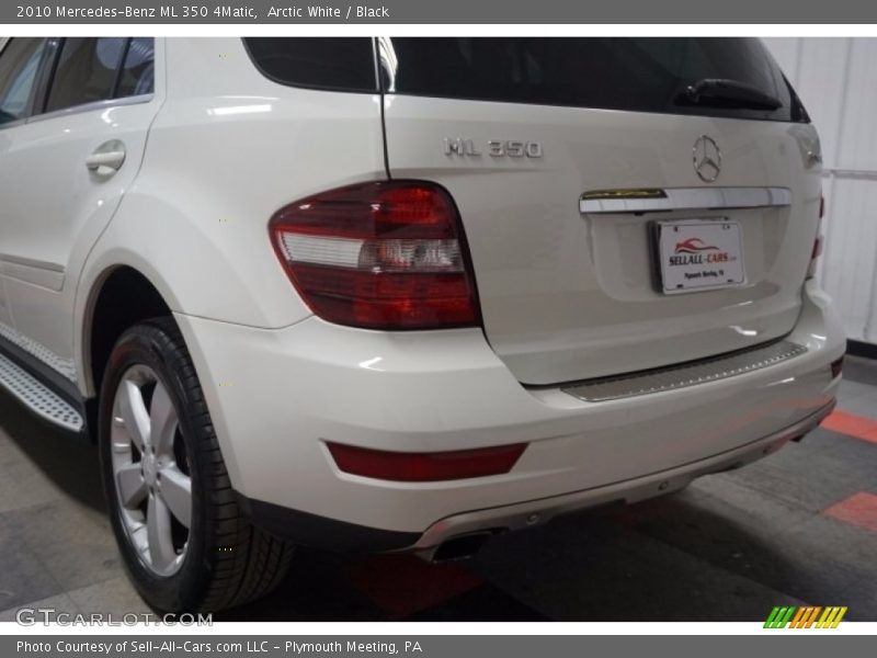 Arctic White / Black 2010 Mercedes-Benz ML 350 4Matic