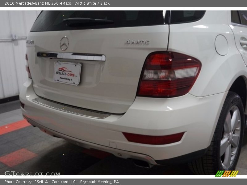 Arctic White / Black 2010 Mercedes-Benz ML 350 4Matic