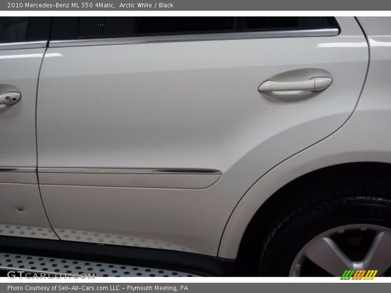 Arctic White / Black 2010 Mercedes-Benz ML 350 4Matic