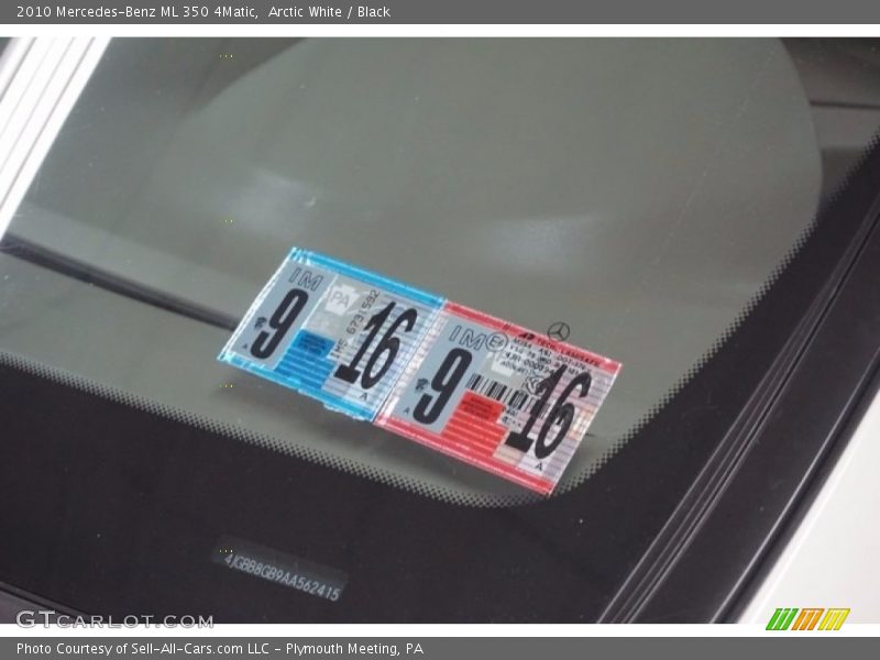 Arctic White / Black 2010 Mercedes-Benz ML 350 4Matic