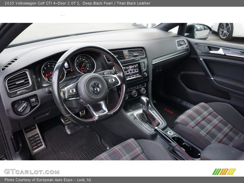 Deep Black Pearl / Titan Black Leather 2015 Volkswagen Golf GTI 4-Door 2.0T S