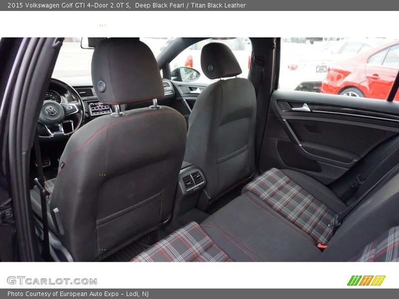 Deep Black Pearl / Titan Black Leather 2015 Volkswagen Golf GTI 4-Door 2.0T S