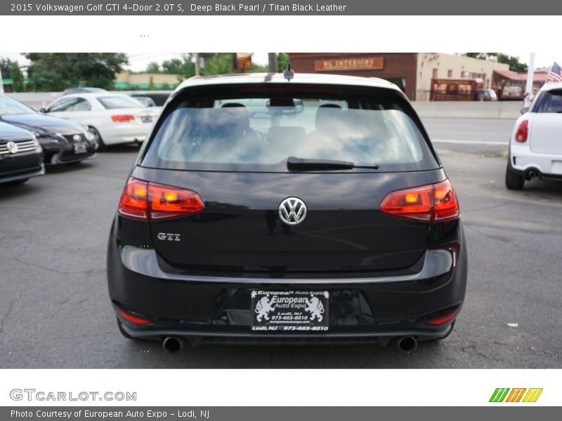 Deep Black Pearl / Titan Black Leather 2015 Volkswagen Golf GTI 4-Door 2.0T S