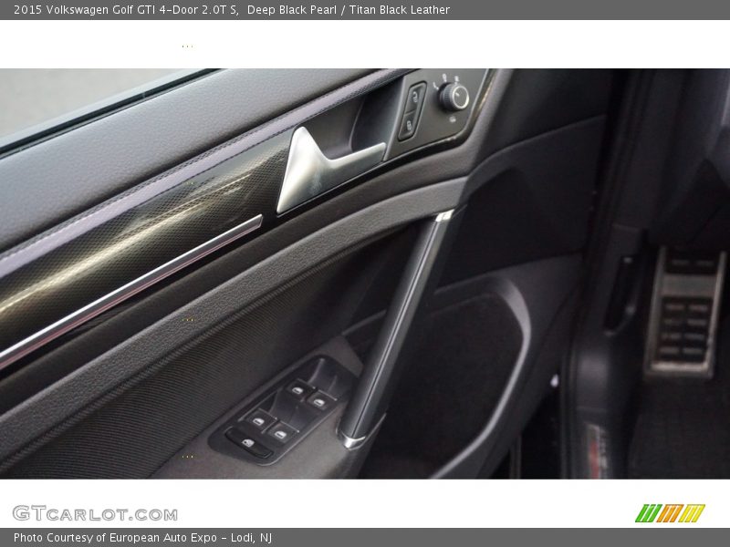 Deep Black Pearl / Titan Black Leather 2015 Volkswagen Golf GTI 4-Door 2.0T S