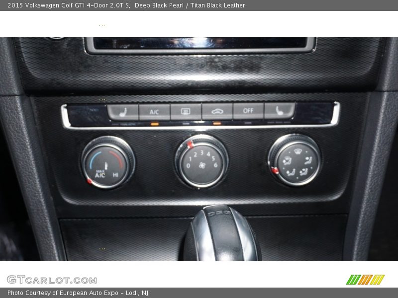 Deep Black Pearl / Titan Black Leather 2015 Volkswagen Golf GTI 4-Door 2.0T S