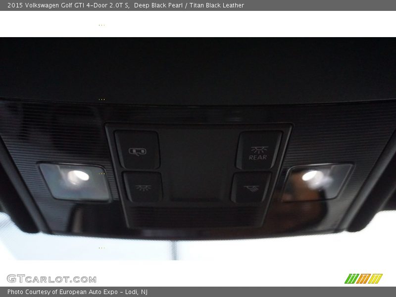 Deep Black Pearl / Titan Black Leather 2015 Volkswagen Golf GTI 4-Door 2.0T S