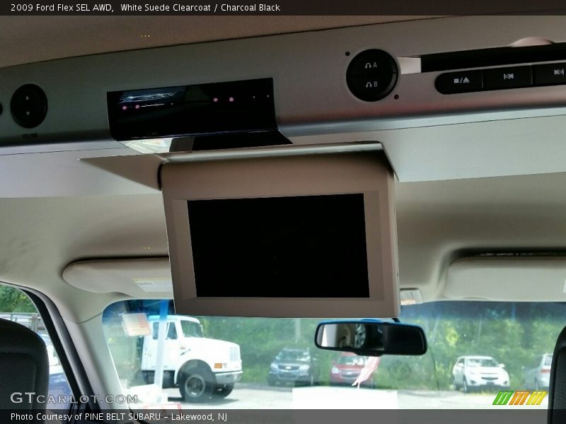 White Suede Clearcoat / Charcoal Black 2009 Ford Flex SEL AWD