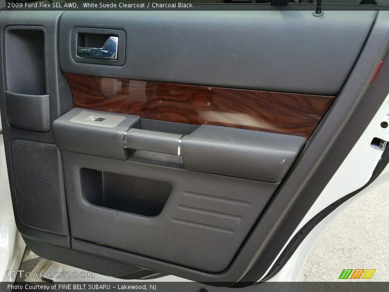 White Suede Clearcoat / Charcoal Black 2009 Ford Flex SEL AWD