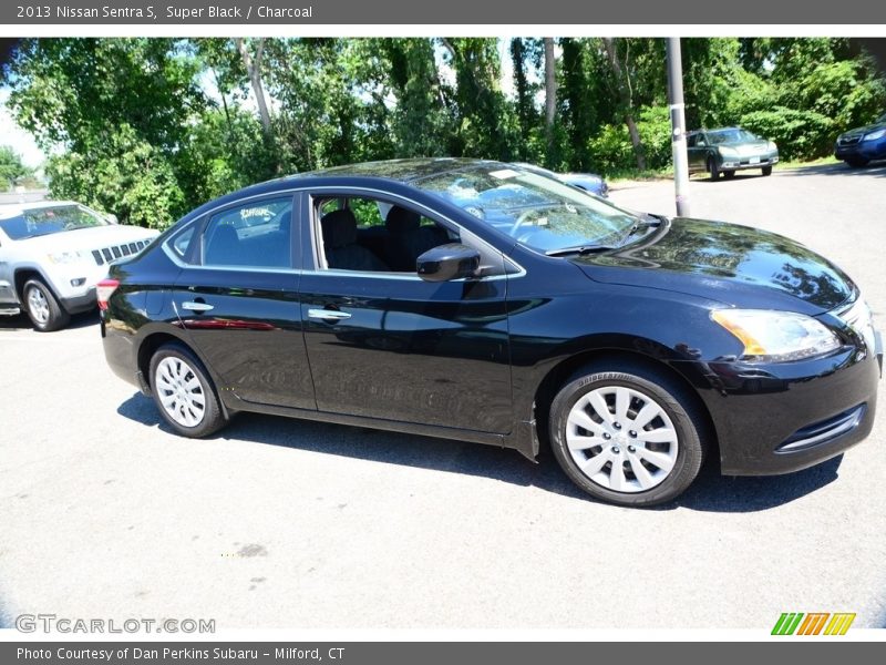 Super Black / Charcoal 2013 Nissan Sentra S