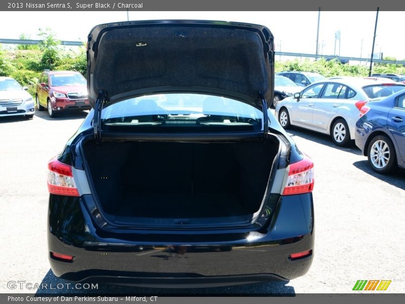 Super Black / Charcoal 2013 Nissan Sentra S