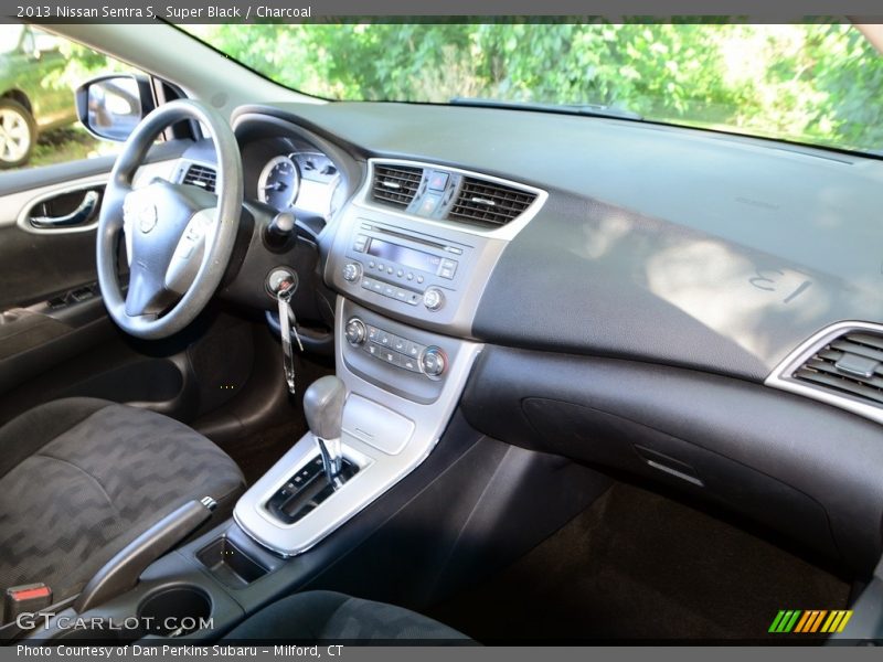 Super Black / Charcoal 2013 Nissan Sentra S