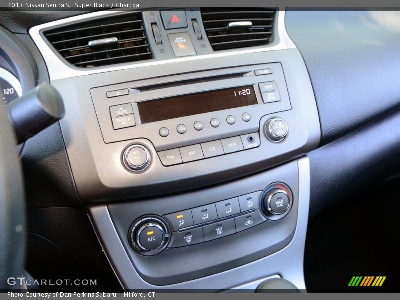Super Black / Charcoal 2013 Nissan Sentra S