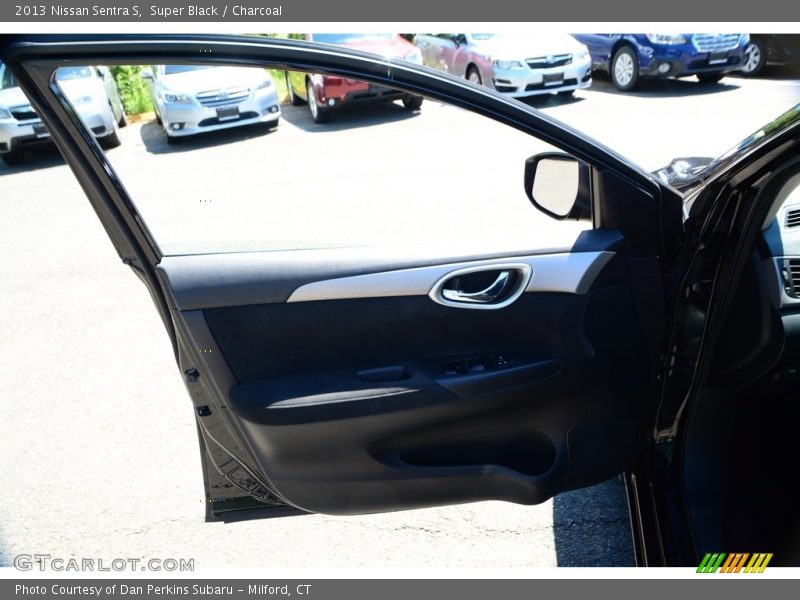 Super Black / Charcoal 2013 Nissan Sentra S