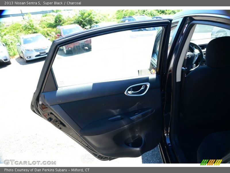 Super Black / Charcoal 2013 Nissan Sentra S