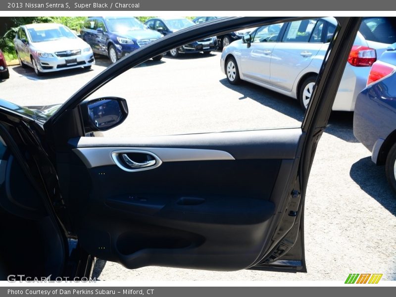 Super Black / Charcoal 2013 Nissan Sentra S