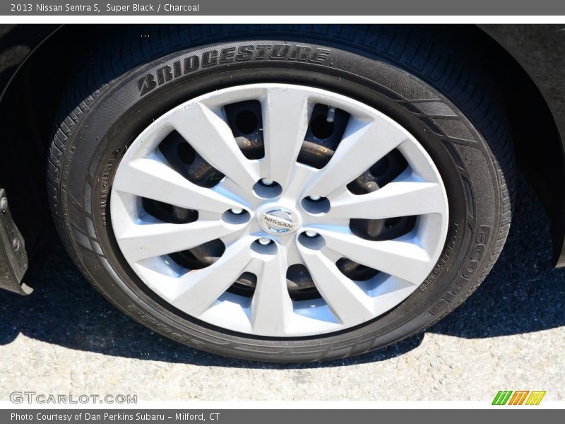 Super Black / Charcoal 2013 Nissan Sentra S