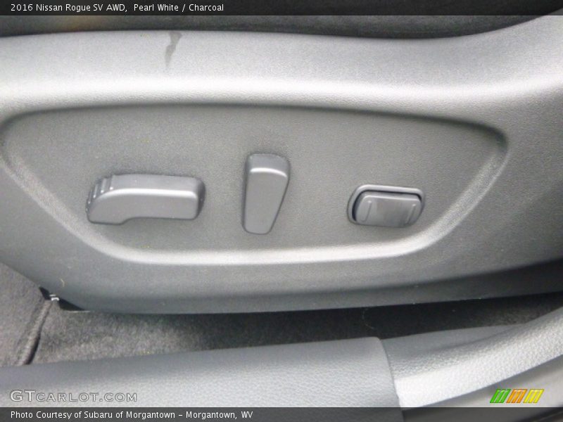 Pearl White / Charcoal 2016 Nissan Rogue SV AWD