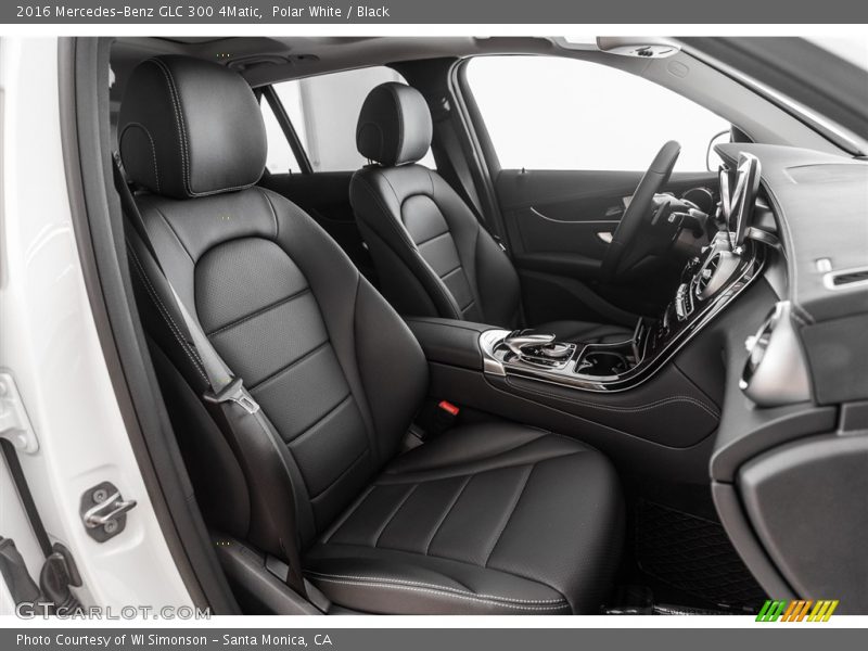 Polar White / Black 2016 Mercedes-Benz GLC 300 4Matic
