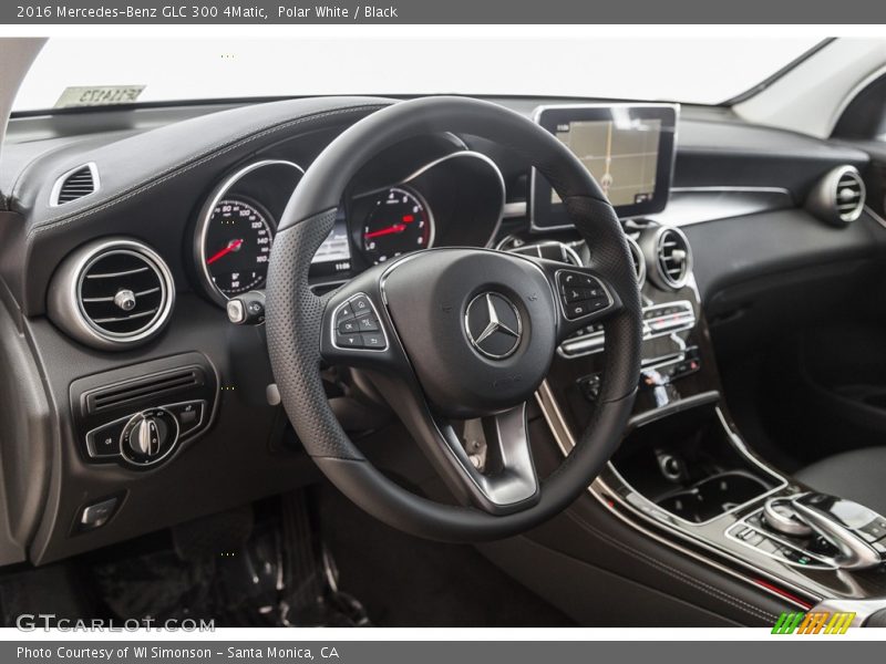 Polar White / Black 2016 Mercedes-Benz GLC 300 4Matic