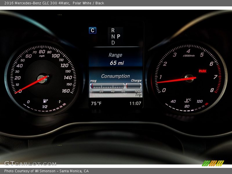 Polar White / Black 2016 Mercedes-Benz GLC 300 4Matic