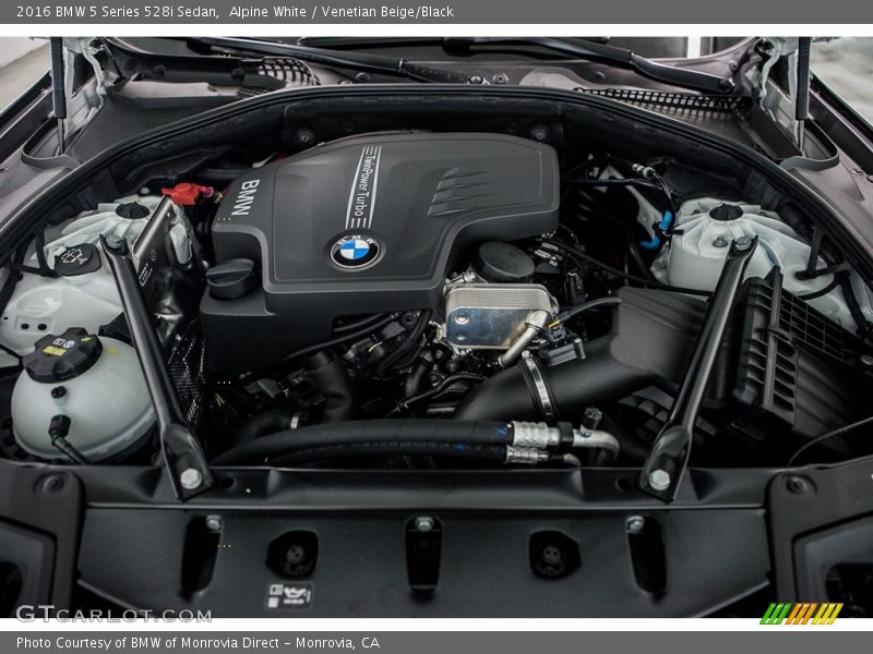 Alpine White / Venetian Beige/Black 2016 BMW 5 Series 528i Sedan
