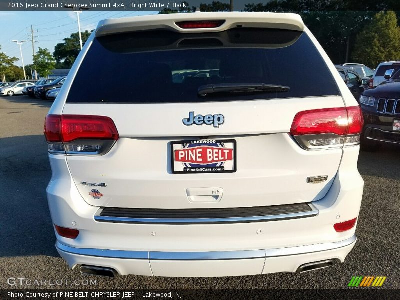 Bright White / Black 2016 Jeep Grand Cherokee Summit 4x4