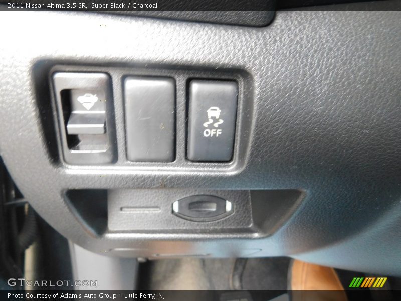 Super Black / Charcoal 2011 Nissan Altima 3.5 SR