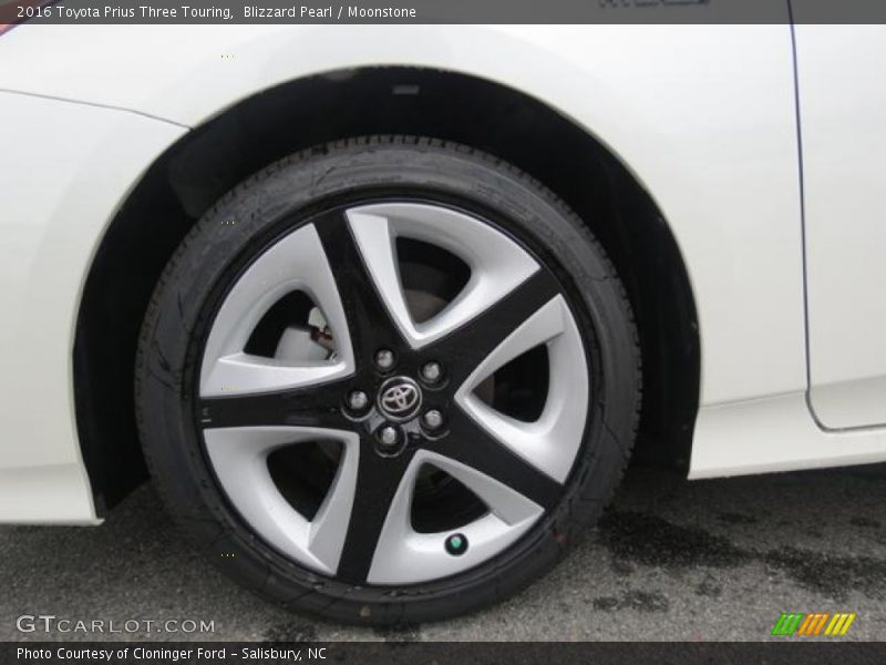 Blizzard Pearl / Moonstone 2016 Toyota Prius Three Touring