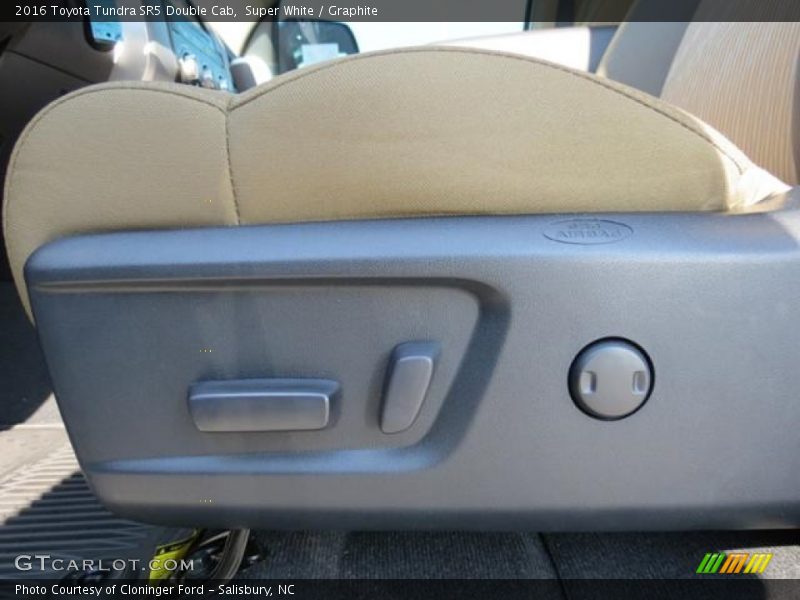 Super White / Graphite 2016 Toyota Tundra SR5 Double Cab