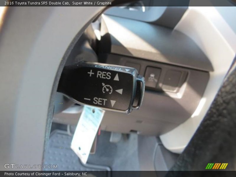 Super White / Graphite 2016 Toyota Tundra SR5 Double Cab