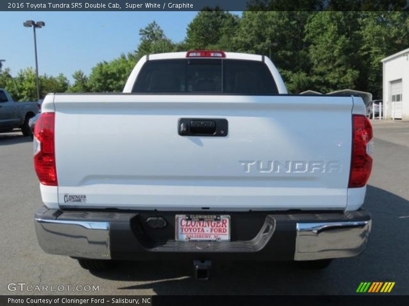 Super White / Graphite 2016 Toyota Tundra SR5 Double Cab