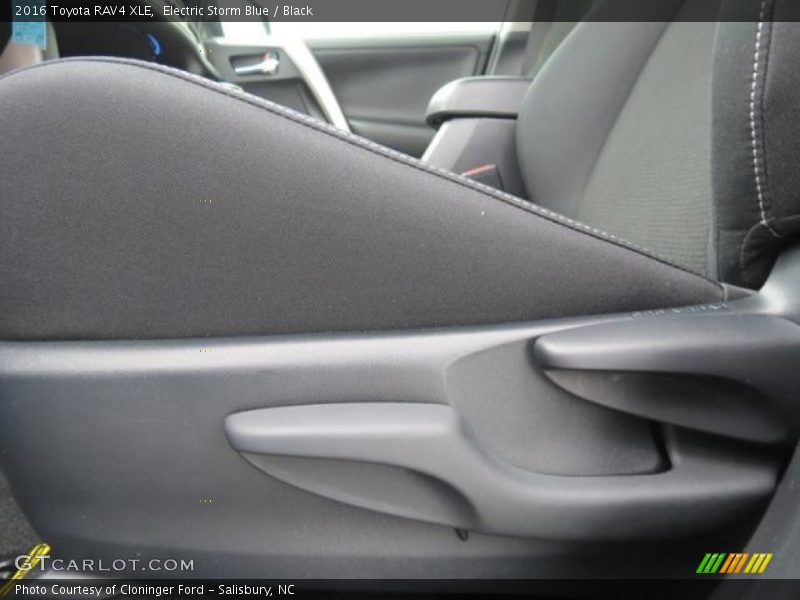 Electric Storm Blue / Black 2016 Toyota RAV4 XLE