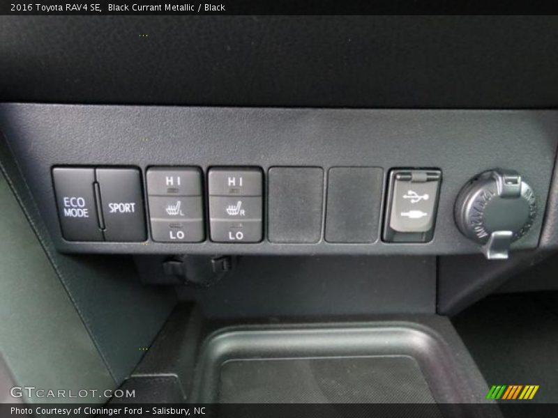 Black Currant Metallic / Black 2016 Toyota RAV4 SE